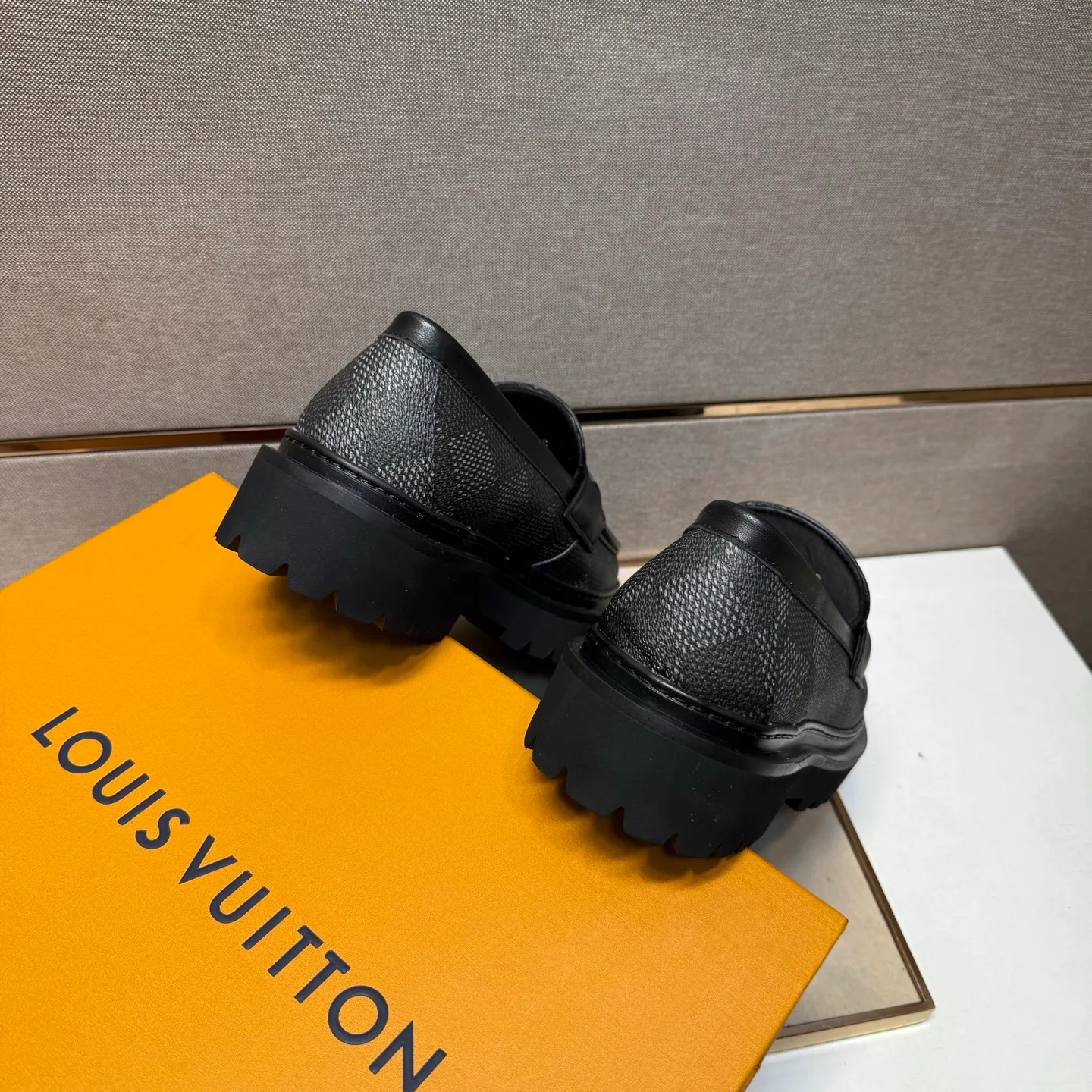 Men's men's shoes 💰pp620【Lv～】Men's casual leather shoes 2025z cabinet sales simultaneously 🔶Size: 39-44 #️⃣ 🔷3 colors🔜The upper is made of cowhide stitching ➕Cowhide lining, comfortable and breathable, sole: original comfortable and wear-resistant outsole, ⚠️real thing📱photographed🎬real thing is better📢📢📢
